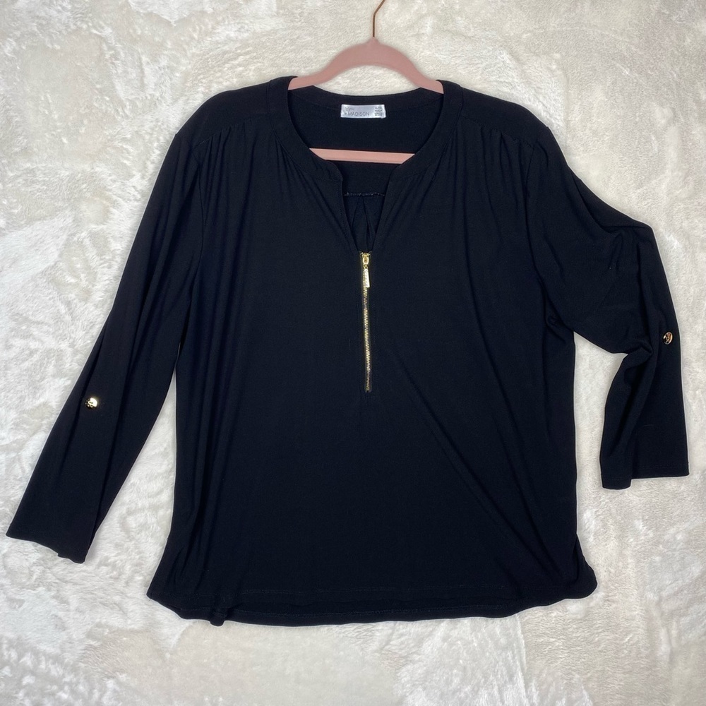 89th and Madison black and gold long sleeve three quarter blouse size XL